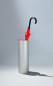 Preview: Schirmständer TUBE von d-tec Aluminium silber eloxiert bei Büro-GOERTZ Darmstadt und Buero-Ideen.de dekoriert mit Regenschirm rot